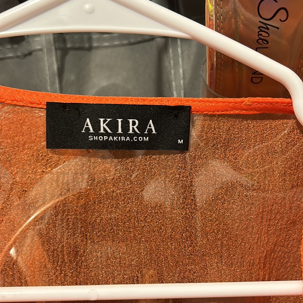 Gorgeous Akira Chiffon top. Ties and looks beautiful over a dress. NEW - Picture 3 of 4